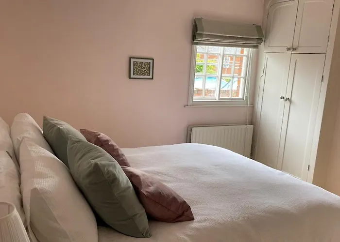 Historic 1Bd Cottage In Heart Of Farnham